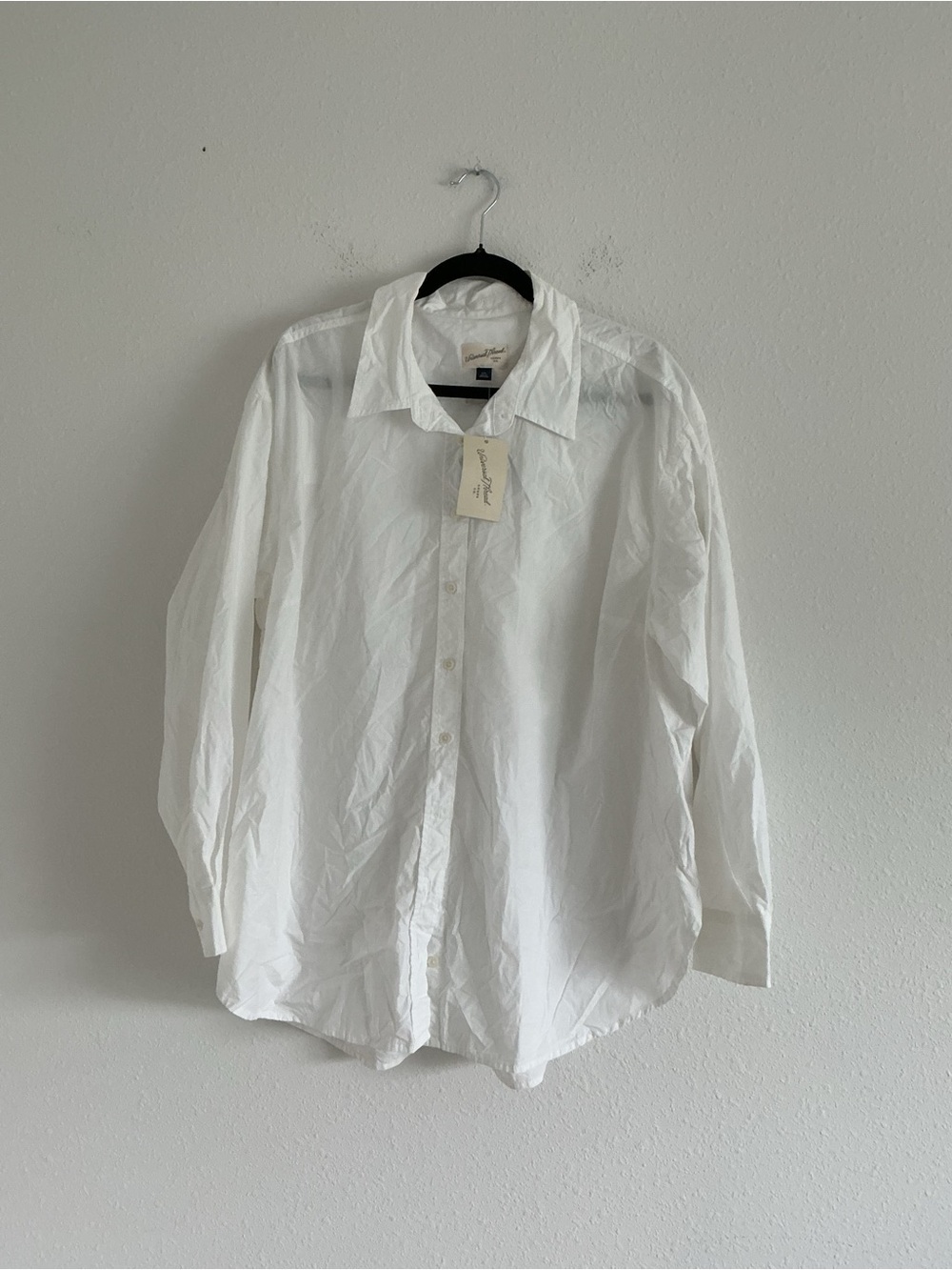 Universal Thread White Long-Sleeve Button-Up Shirt